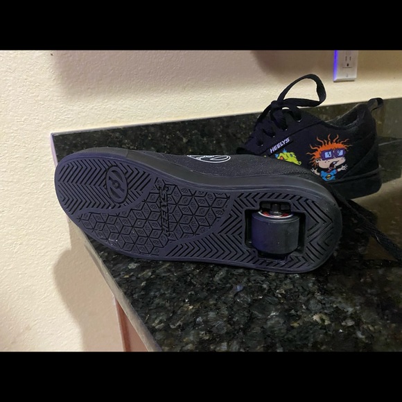 Heelys size youth 5 $20 - Picture 3 of 4